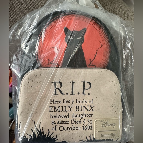 Loungefly Disney Hocus Pocus Binx Glow-In-The-Dark Mini Backpack NWT Sale - Picture 5 of 7